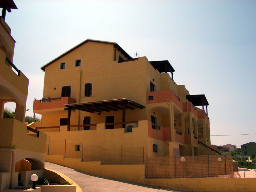 Residence Li Russi Кастельсардо Экстерьер фото